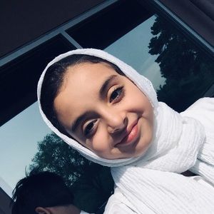 Meet your Posher, Razan